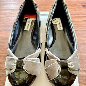Steve Madden Black Patent Leather Flats w/ Gray Velvet Bow Women’s Size 7.5